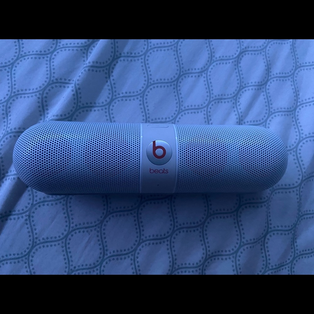 Beats pill speaker